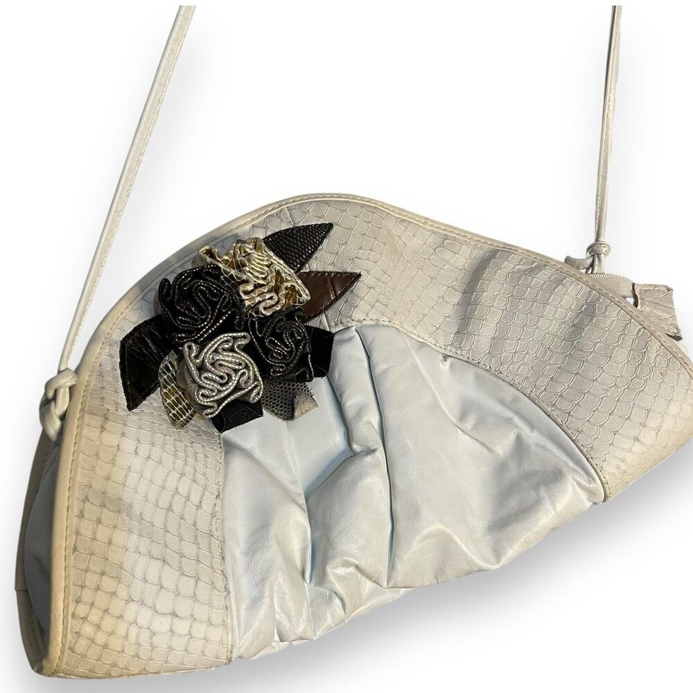 Samir Shoulder Bag Women's Ivory White Vintage Adjustable Strap Pocket Zip Lined